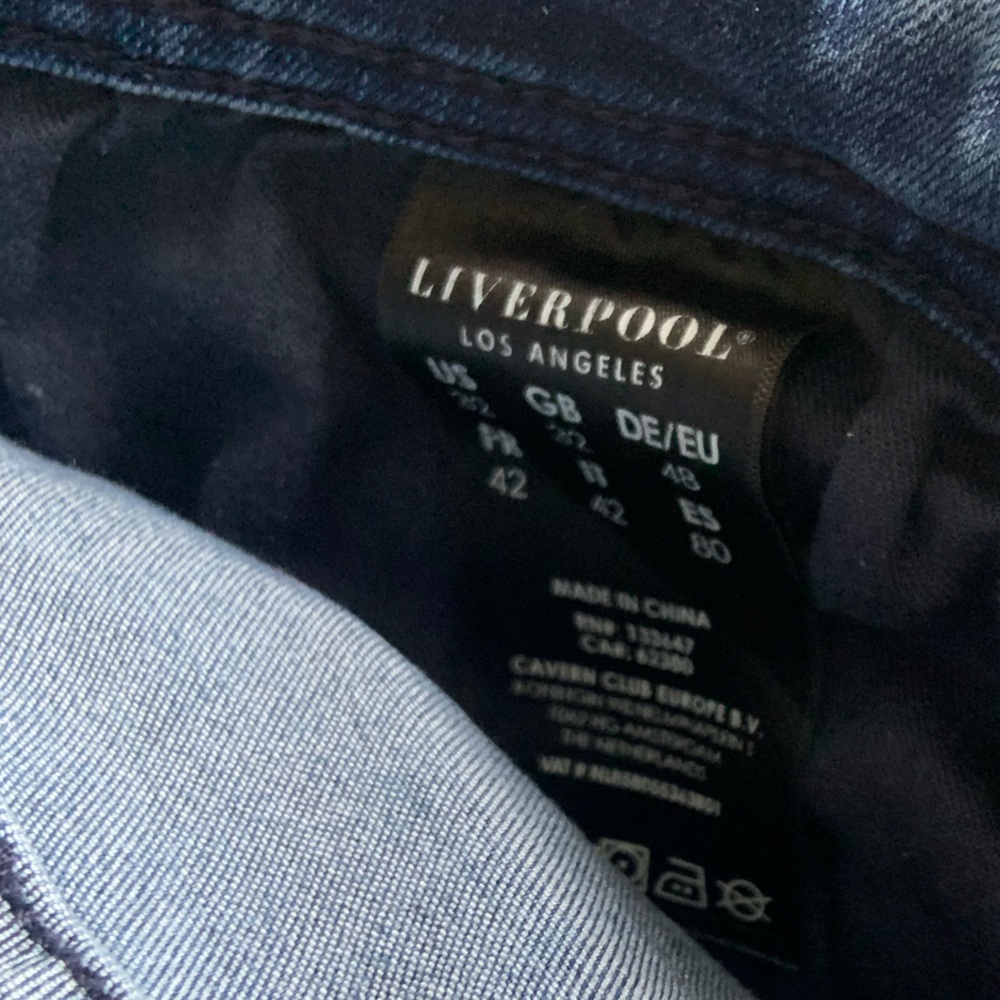 Liverpool Blue Jeans Straight - Picture 2 of 2